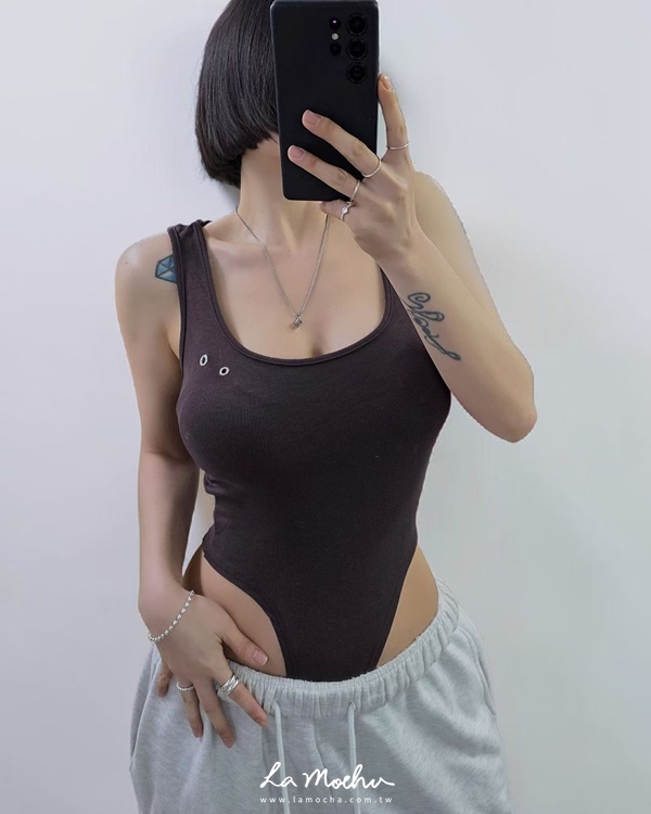 簍空鉚釘美背連帽連體衣